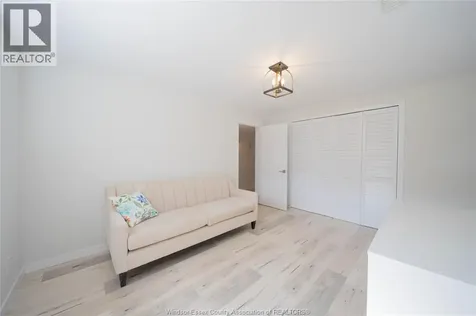 3222 Seville Avenue Windsor ON N8N 0A4