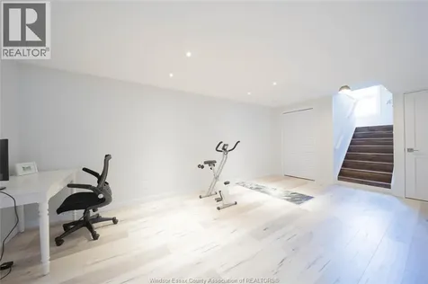 3222 Seville Avenue Windsor ON N8N 0A4