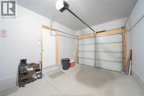 3222 Seville Avenue Windsor ON N8N 0A4