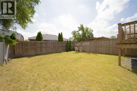 3222 Seville Avenue Windsor ON N8N 0A4