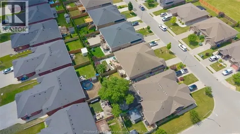 3222 Seville Avenue Windsor ON N8N 0A4
