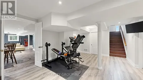 61 Sherrick Drive Whitchurch-stouffville ON L4A 2E9