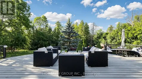 61 Sherrick Drive Whitchurch-stouffville ON L4A 2E9