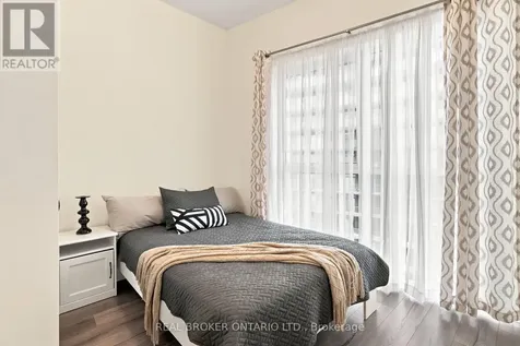 39 Annie Craig Drive Toronto (mimico) ON M8V 0H1