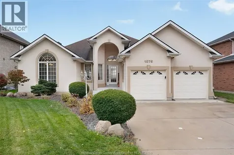 1075 Stoneybrook Windsor ON N9G 2Y3