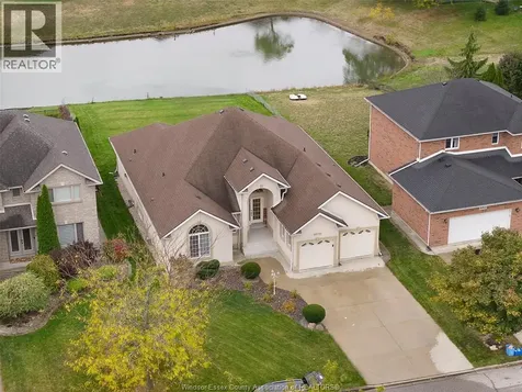 1075 Stoneybrook Windsor ON N9G 2Y3