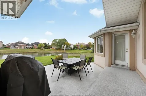 1075 Stoneybrook Windsor ON N9G 2Y3