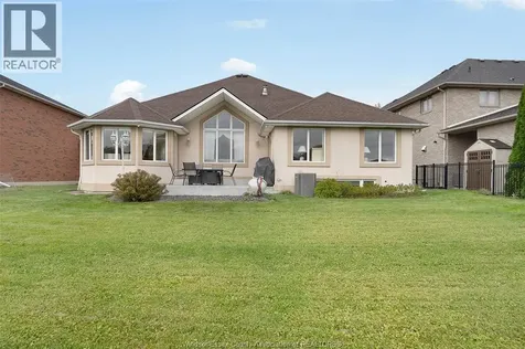 1075 Stoneybrook Windsor ON N9G 2Y3