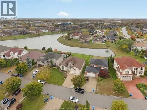 1075 Stoneybrook Windsor ON N9G 2Y3