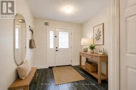 569 Violet Street Waterloo ON N2V 2T8