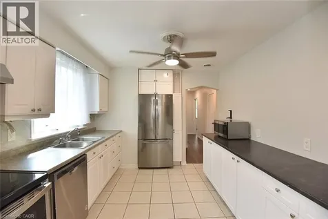 282 East 38th Street Hamilton ON L8V 4G3
