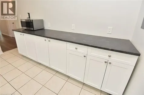 282 East 38th Street Hamilton ON L8V 4G3