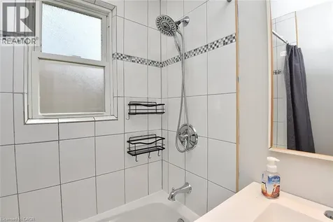 282 East 38th Street Hamilton ON L8V 4G3