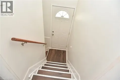282 East 38th Street Hamilton ON L8V 4G3