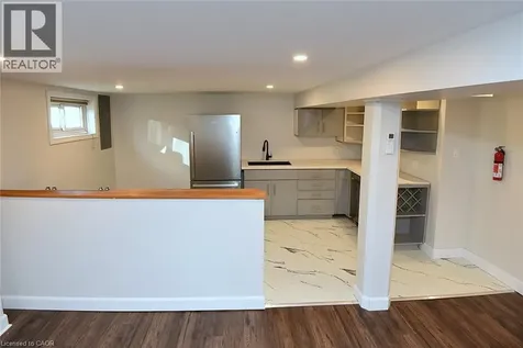 282 East 38th Street Hamilton ON L8V 4G3