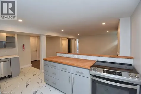 282 East 38th Street Hamilton ON L8V 4G3