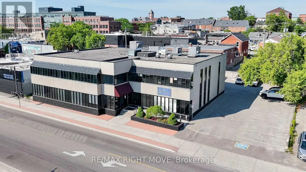 19 Front Street Orillia ON L3V 4R6