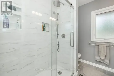 31 Robern Avenue Tiny ON L0L 2J0