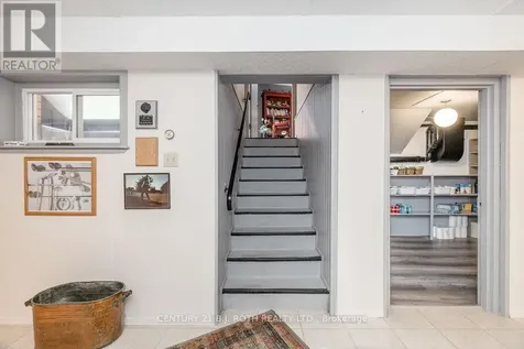 31 Robern Avenue Tiny ON L0L 2J0