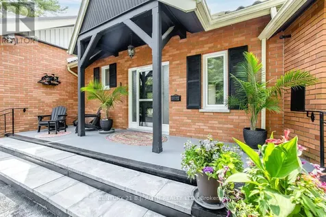 31 Robern Avenue Tiny ON L0L 2J0