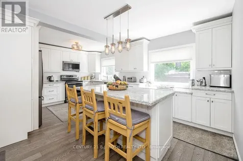 31 Robern Avenue Tiny ON L0L 2J0