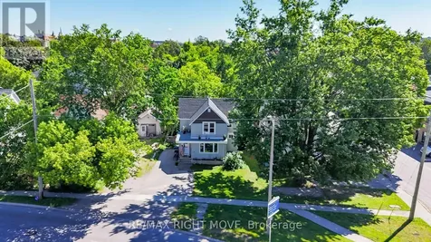 72 Dunedin Street Orillia ON L3V 5T5