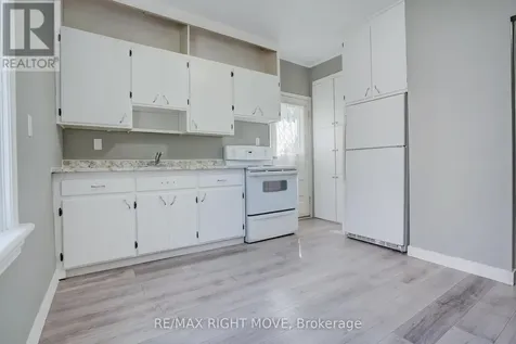72 Dunedin Street Orillia ON L3V 5T5
