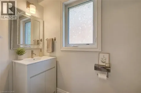 569 Violet Street Waterloo ON N2V 2T8
