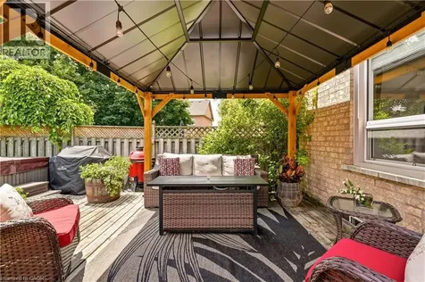 84 Rockhaven Lane Waterdown ON L8B 0J2