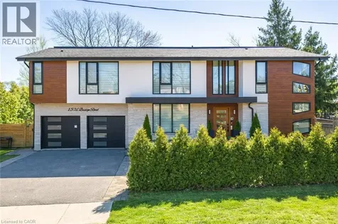 1526 Bridge Road Oakville ON L6L 2E3
