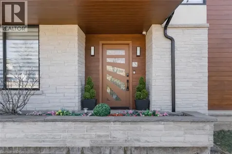 1526 Bridge Road Oakville ON L6L 2E3