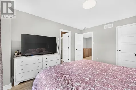 335 Alasken Drive Ottawa ON K1T 0M4