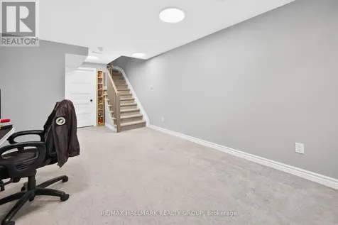 335 Alasken Drive Ottawa ON K1T 0M4