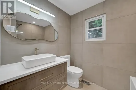 668 Fraser Avenue Ottawa ON K2A 2R8