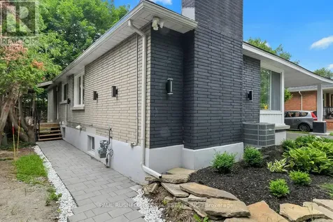 668 Fraser Avenue Ottawa ON K2A 2R8