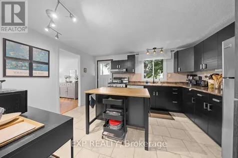 396 Hatfield Crescent Ottawa ON K1E 1M8