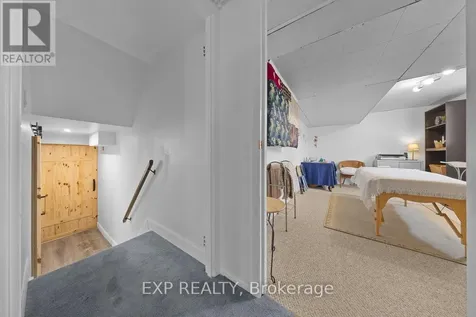 396 Hatfield Crescent Ottawa ON K1E 1M8