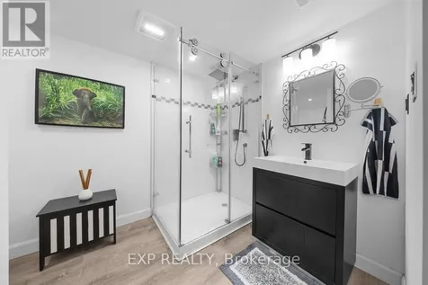 396 Hatfield Crescent Ottawa ON K1E 1M8