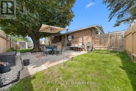 396 Hatfield Crescent Ottawa ON K1E 1M8