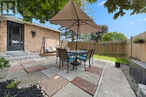 396 Hatfield Crescent Ottawa ON K1E 1M8