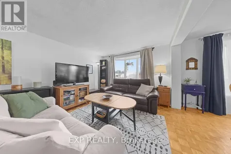 396 Hatfield Crescent Ottawa ON K1E 1M8