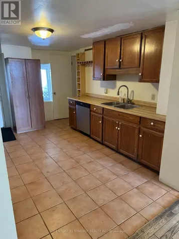 279 St Andrew Street Ottawa ON K1N 5G8