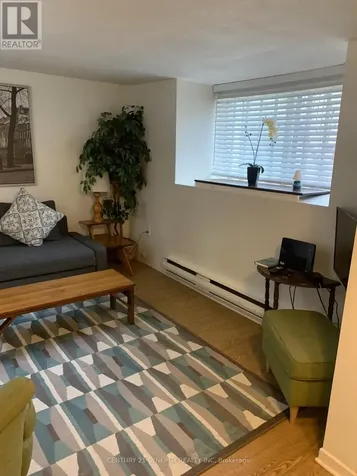 279 St Andrew Street Ottawa ON K1N 5G8