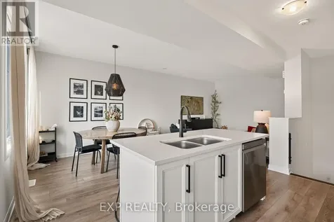 532 Aglish Mews Ottawa ON K2J 6Y2