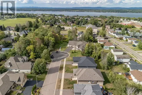 517 Sydenham Street Pembroke ON K8A 8K5