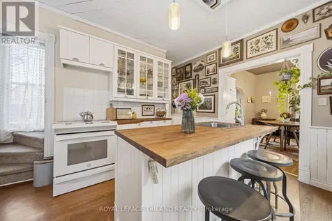 34 Gladstone Avenue St. Thomas ON N5R 2L4