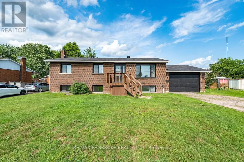 41 Meadowbrook Drive Laurentian Valley ON K8A 7C2