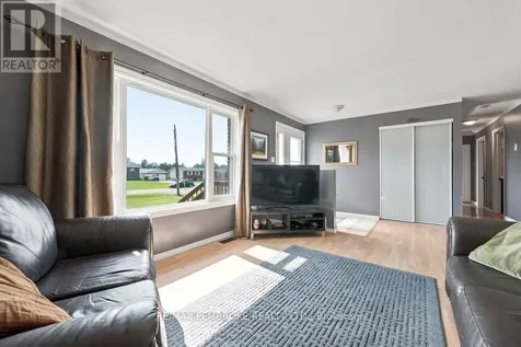 41 Meadowbrook Drive Laurentian Valley ON K8A 7C2