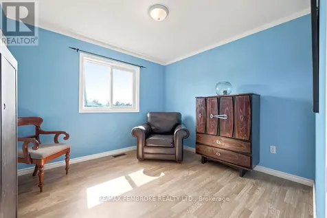 41 Meadowbrook Drive Laurentian Valley ON K8A 7C2