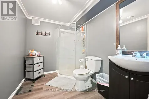 41 Meadowbrook Drive Laurentian Valley ON K8A 7C2